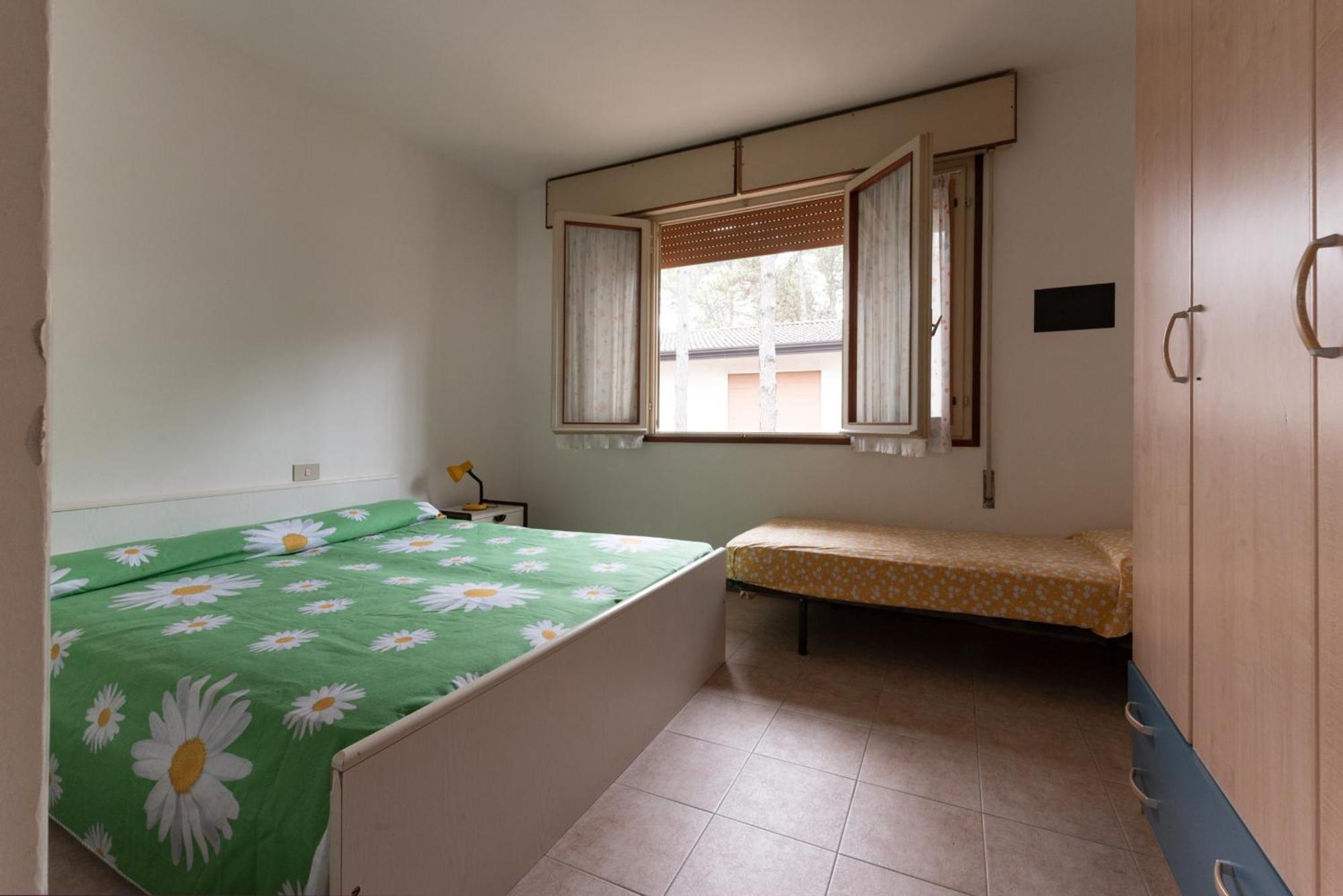 Luminous Flat In With Garden Bibione