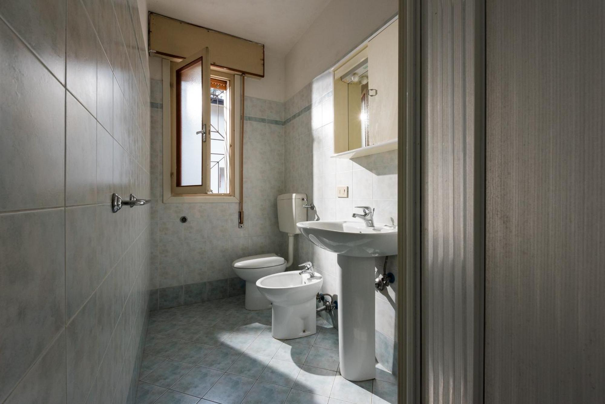Luminous Flat In With Garden Bibione